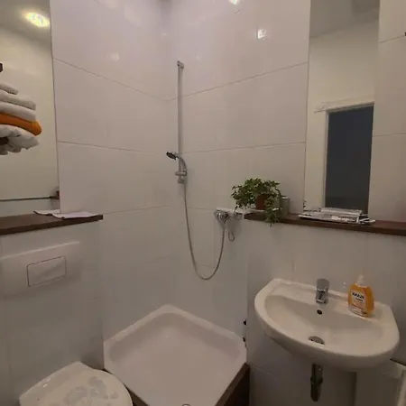 Stylish With Private Bathroom Alloggio in famiglia